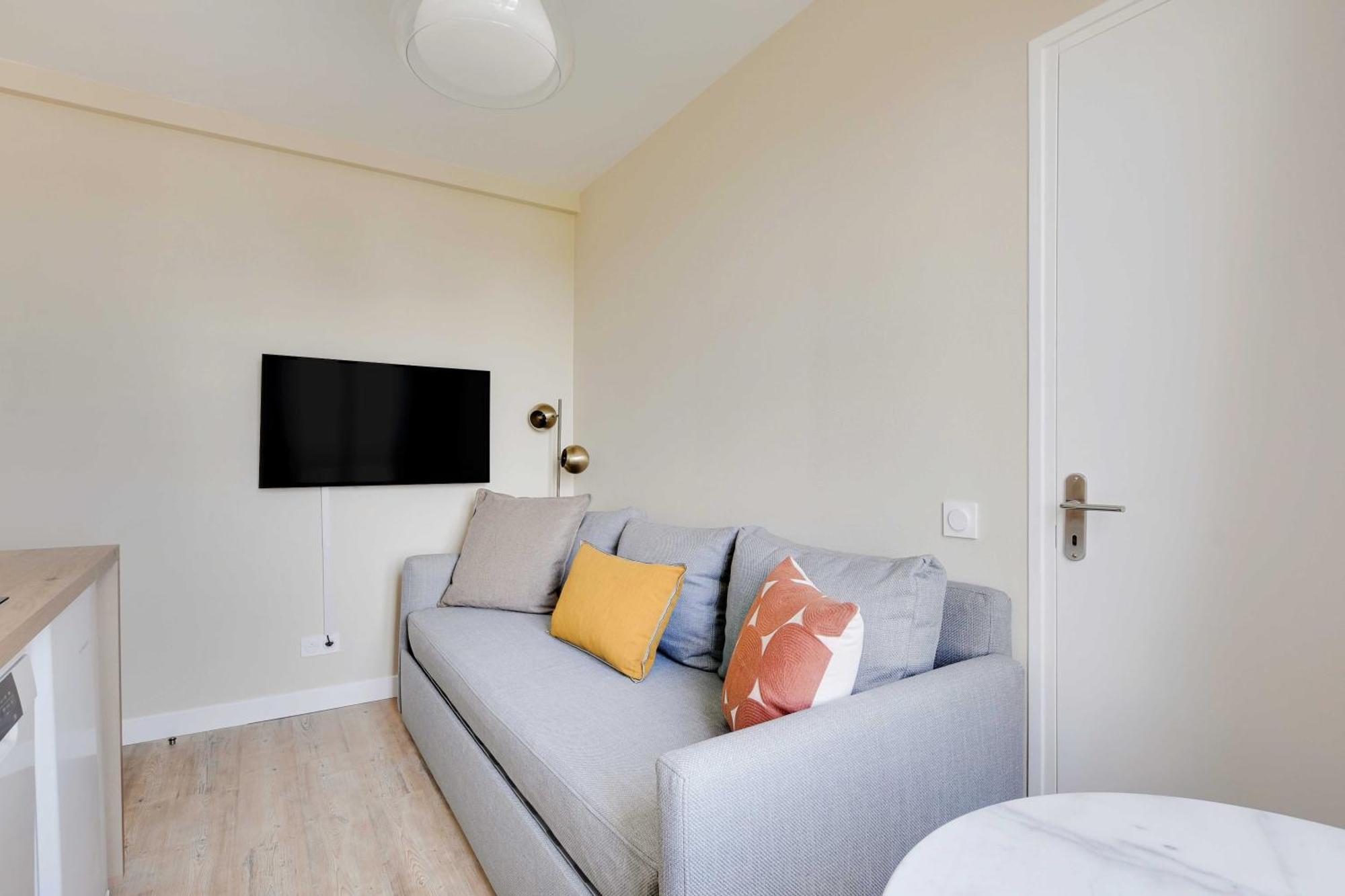 Cosy Apartment - 1Bdr For 3P - Иври сюр Сен Екстериор снимка